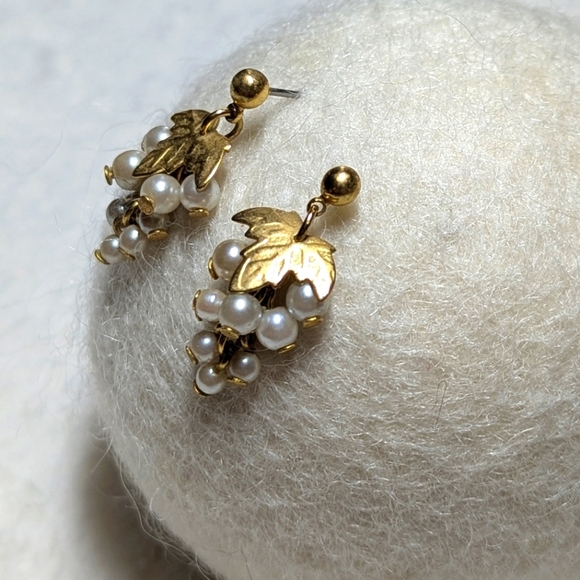 Vintage Goldtone and Faux Pearl Grape Cluster Pierced Earrings - Picture 2 of 9